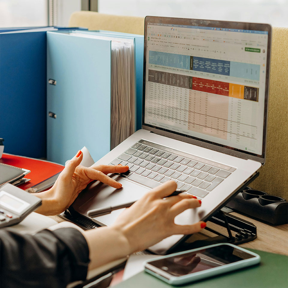 Rapports détaillés et analyse approfondie width=